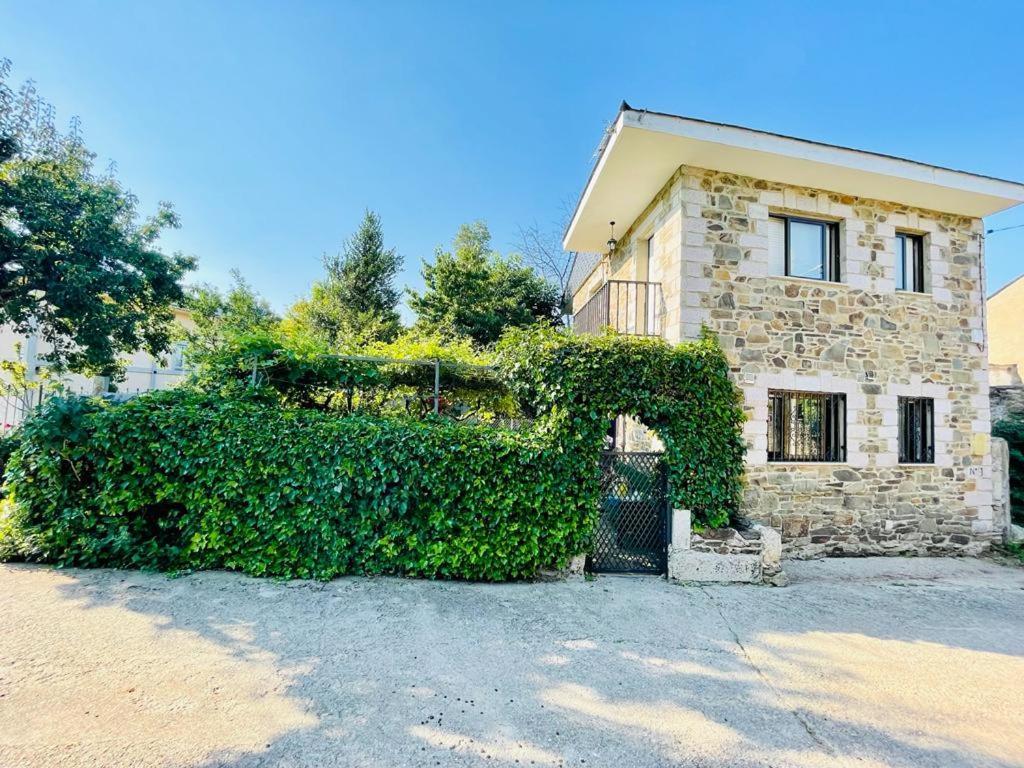 Agradable casa con chimenea, en zona tranquila de Sanabria Villa Barrio de Lomba Exterior foto