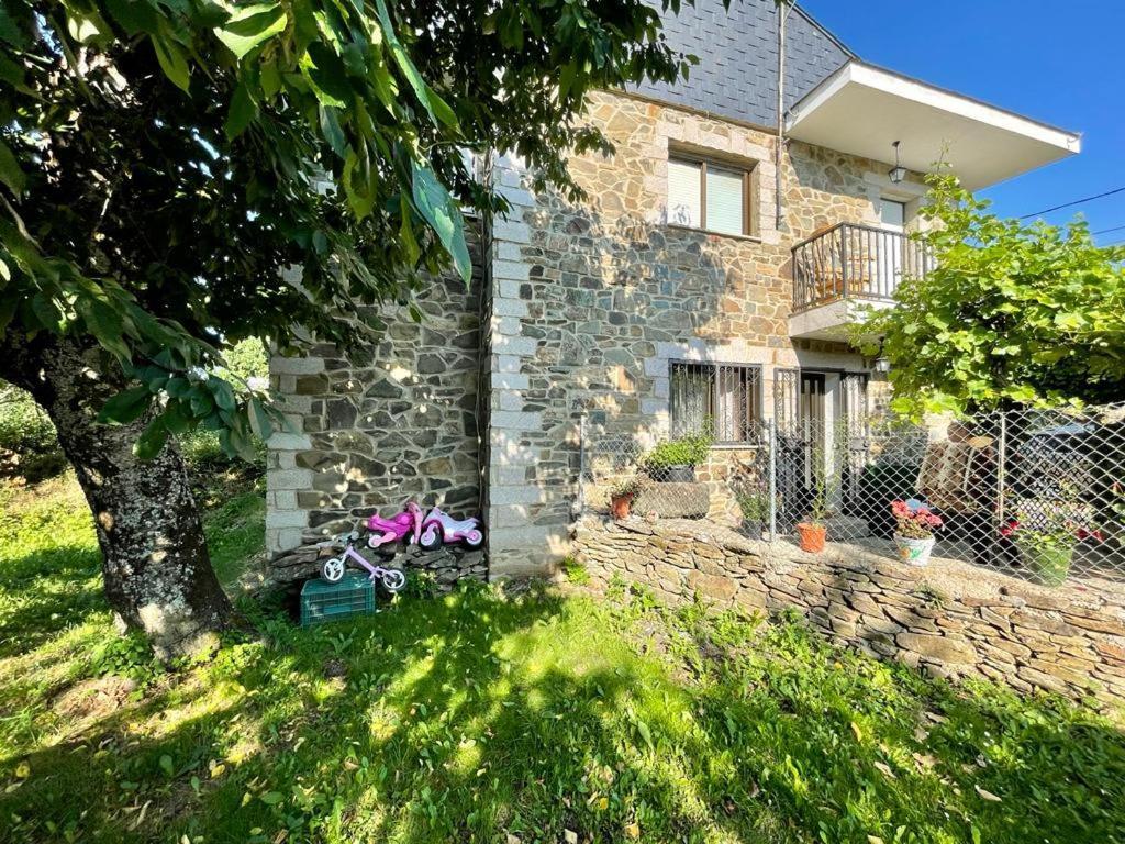 Agradable casa con chimenea, en zona tranquila de Sanabria Villa Barrio de Lomba Exterior foto